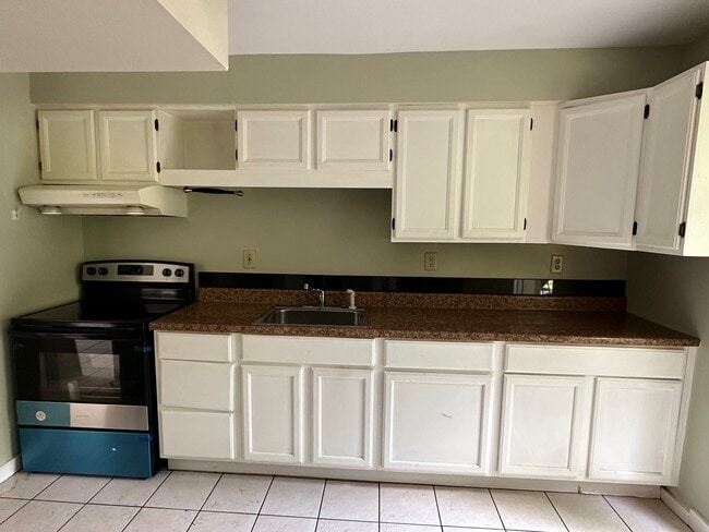 Photo - 445 Cedar Dr