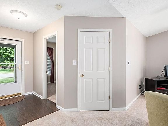 Photo - 1027 Pine Ridge Way