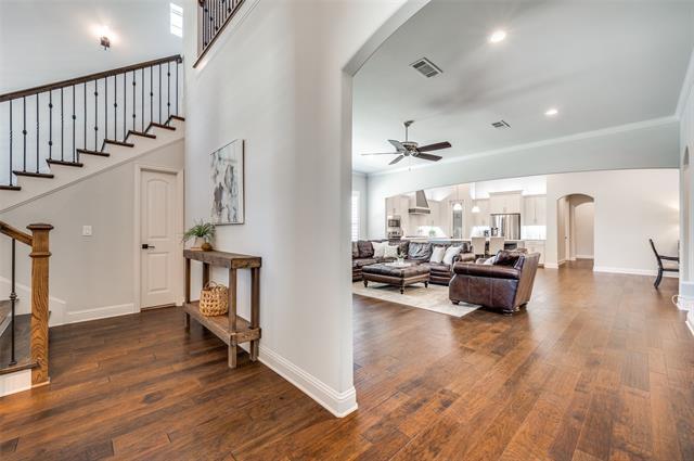 Photo - 109 E 3rd St