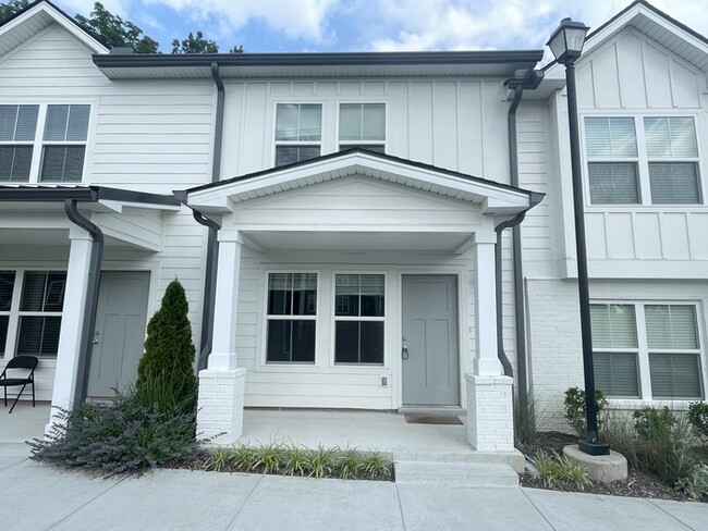 Hadley Village townhome with 2 bedrooms, e... - Hadley Village townhome with 2 bedrooms, e...