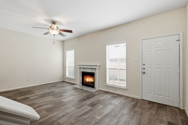 Photo - 2978 Holly Hall St