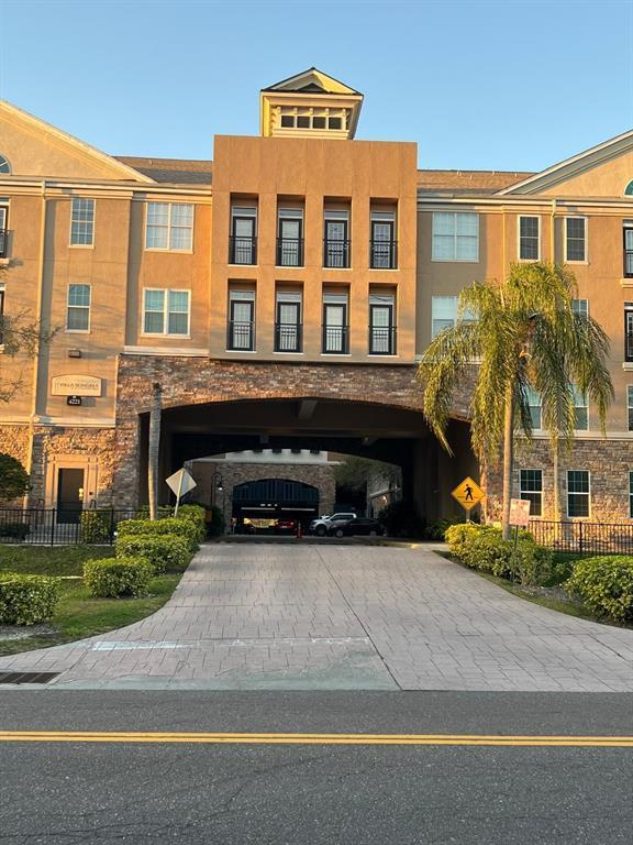 Building Photo - 4221 W Spruce St Unit 2222