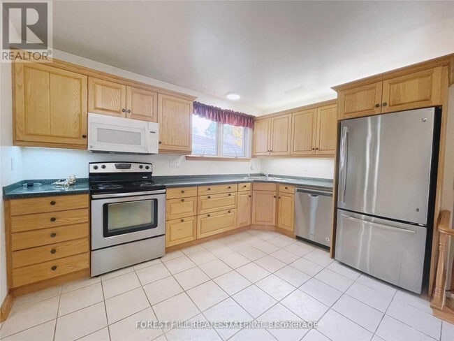 Photo - 98 Fred Varley Dr