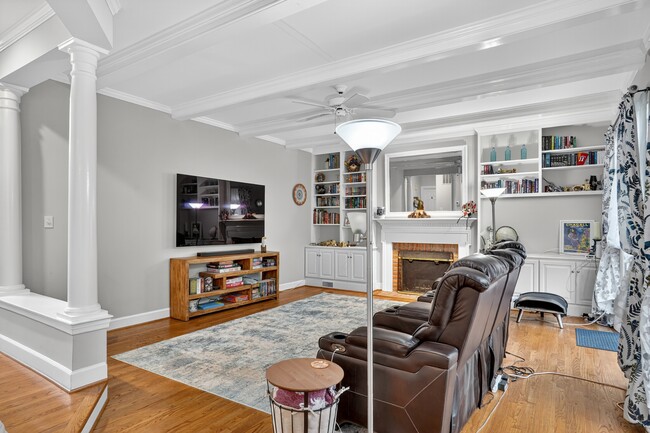 Photo - 401 N Lombardy St