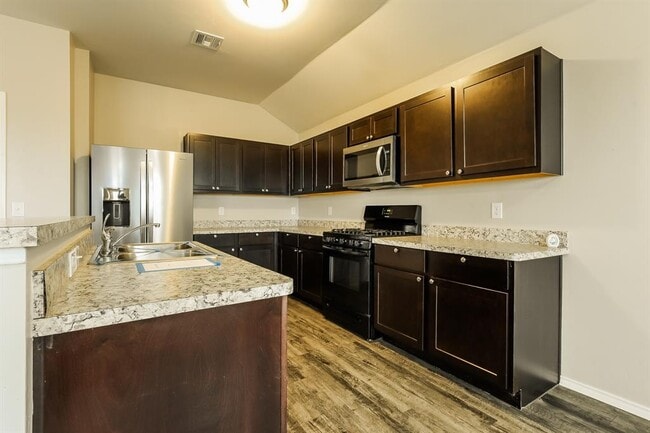 518 Crystal Ln