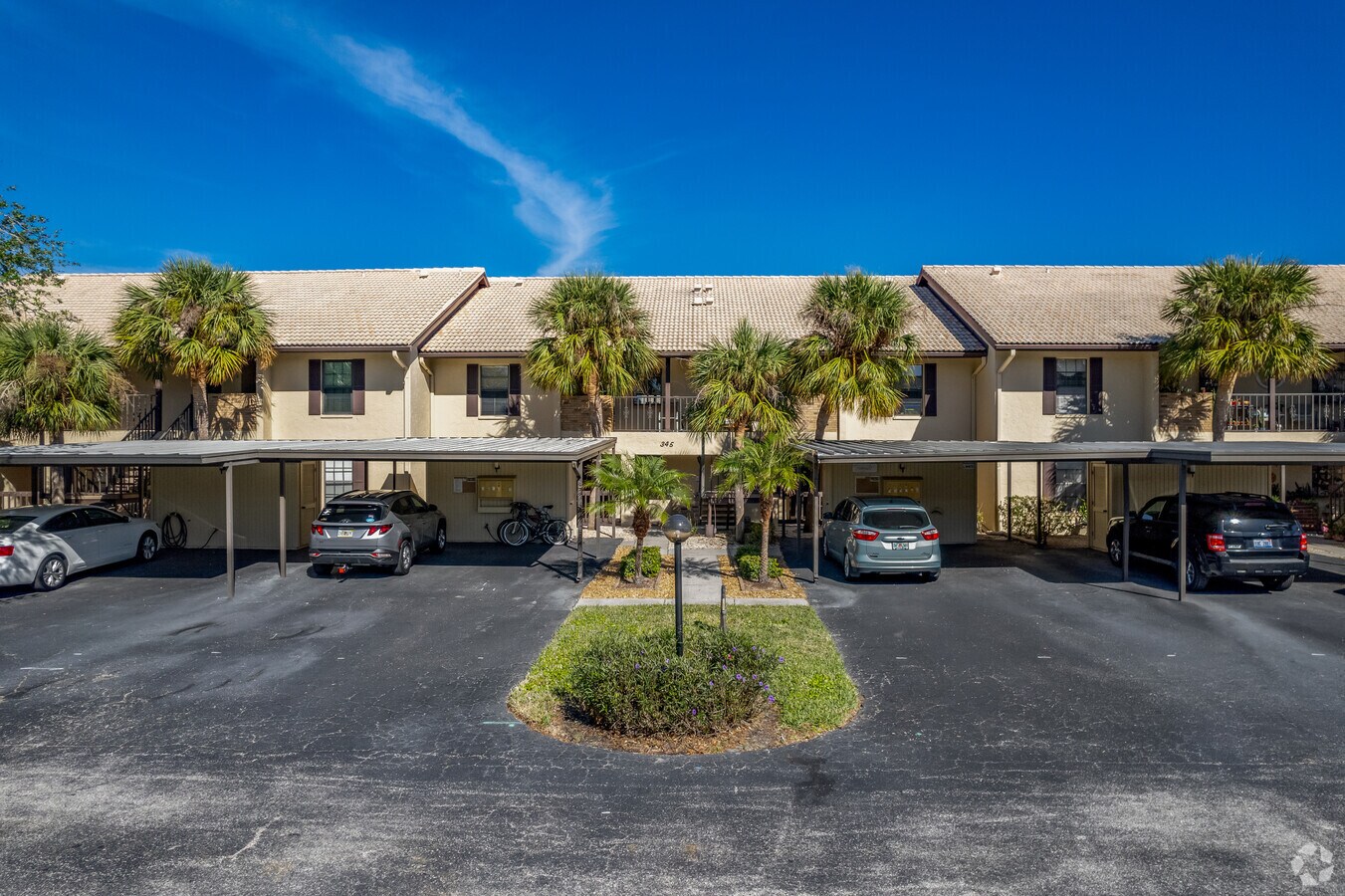 Cocheras - Mission Lakes