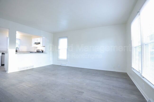 Photo - 5918 Camden Ave