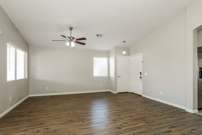 Photo - 16104 W Jefferson St