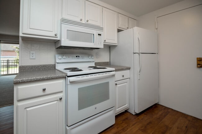 Photo - Folly Hill Meadows