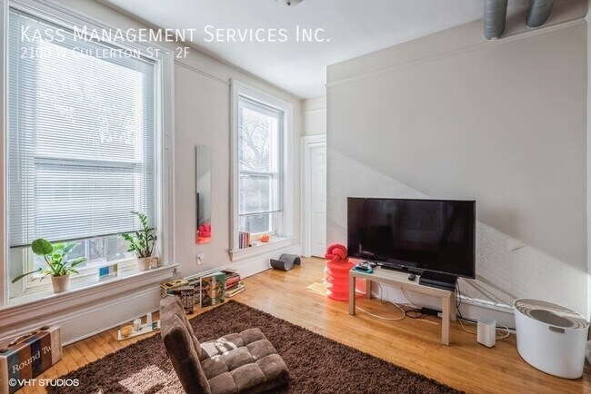 Photo - 2100 W Cullerton St Unidad 2F