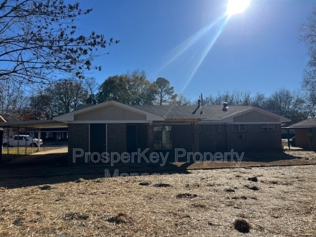 Photo - 2745 N Wallace Dr