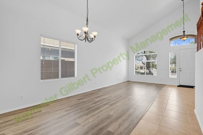 Photo - Beautiful 5 bed / 3 bath Home in the San T...