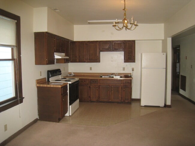 Photo - 708 DINWID Unit B