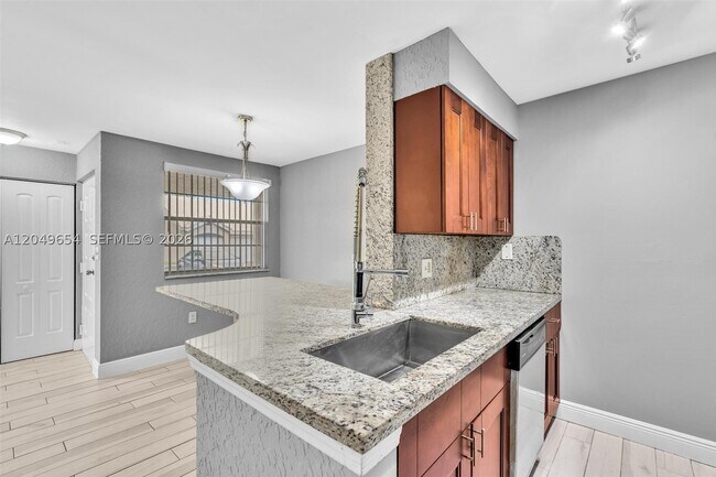 Photo - 2851 N Oakland Forest Dr Unit 111