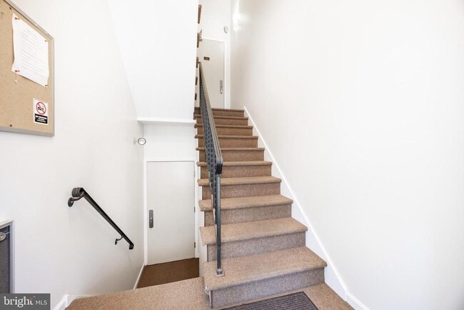 Building Photo - 3183 Main St. Unit 3