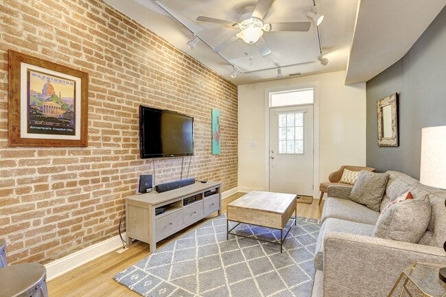 Photo - 4114 New Hampshire Ave NW Unidad 2