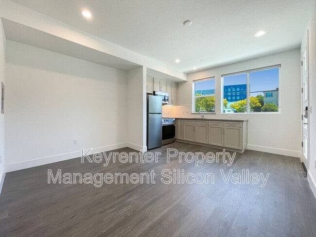 Building Photo - 333 Montague Expy