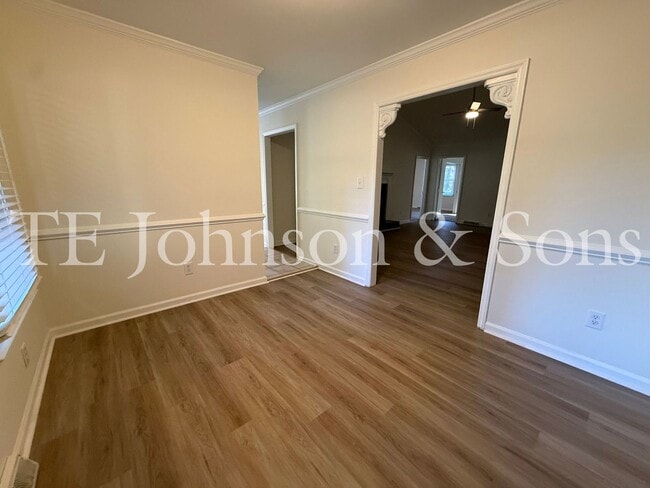 Photo - Charming 3-Bedroom Home with Rocking Chair Porch and Screened Back Patio