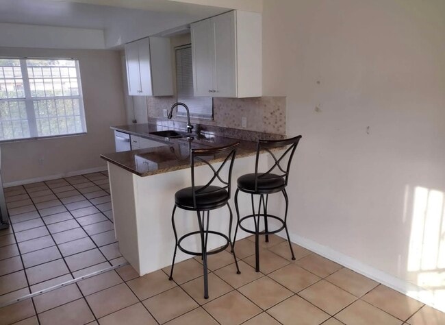 Photo - 330 Avenue G SE Unit Apartment