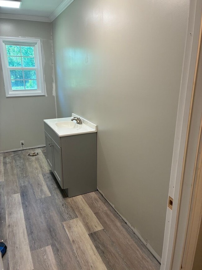 Photo - 3 Bed 2 Bath Brick Home Newly Renovated