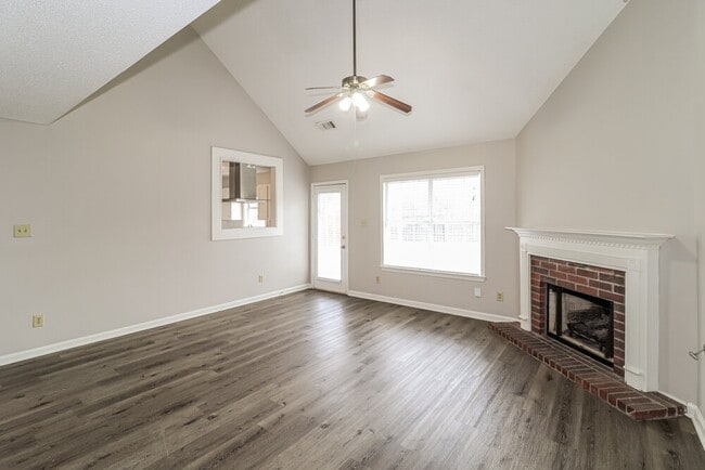 Photo - 8289 Crimson Creek Dr