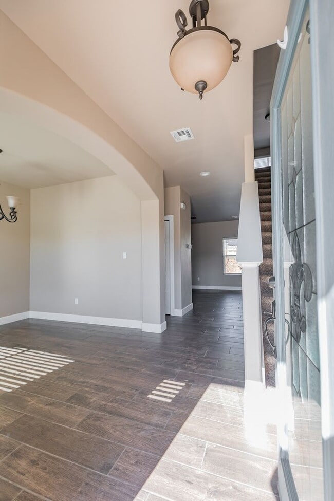 Photo - Large 2 Story Home - Solar Panels Save Big on Electric!