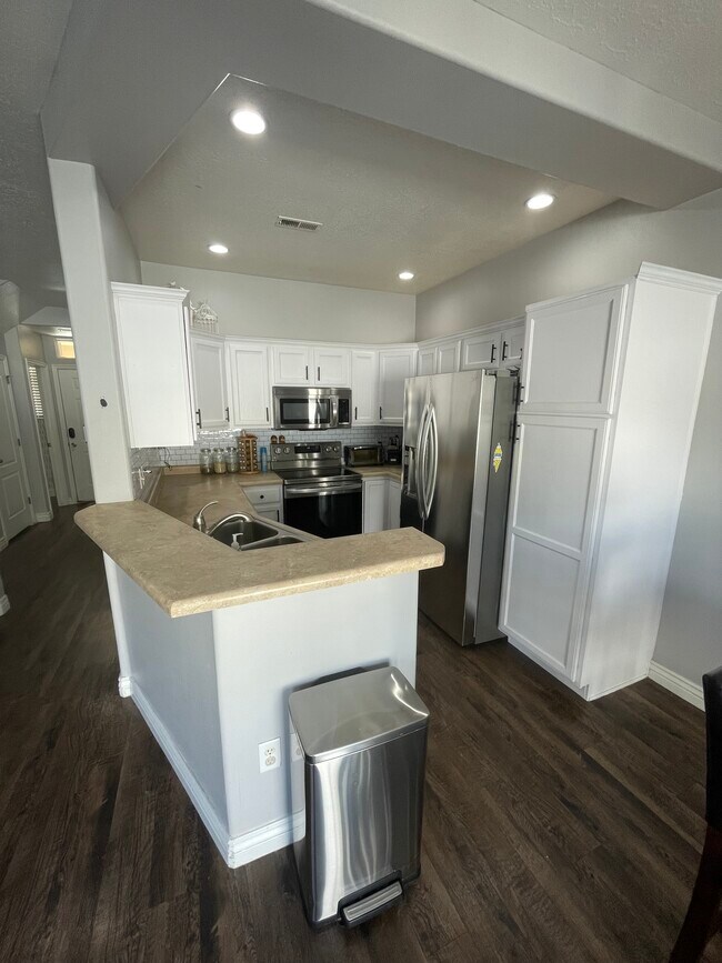 Photo - 14072 S Rutherford Ave Townhome