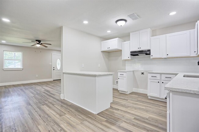 Building Photo - 704 Natchez River Cir Rental