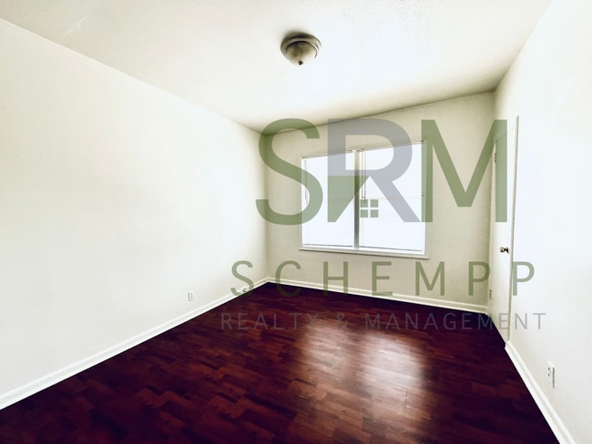 Photo - 307 Woodbine St Unit 1