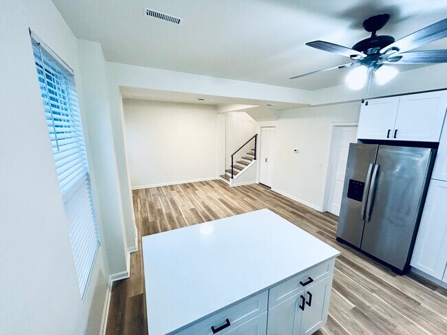 Photo - 3227 S May St Unidad 2R