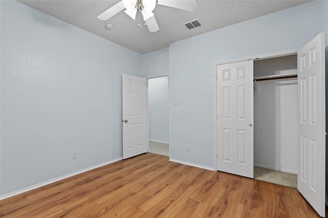 Photo - 316 Leameadow Dr