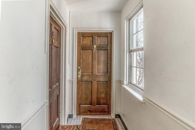 Photo - 3311 Commonwealth Ave Unidad E