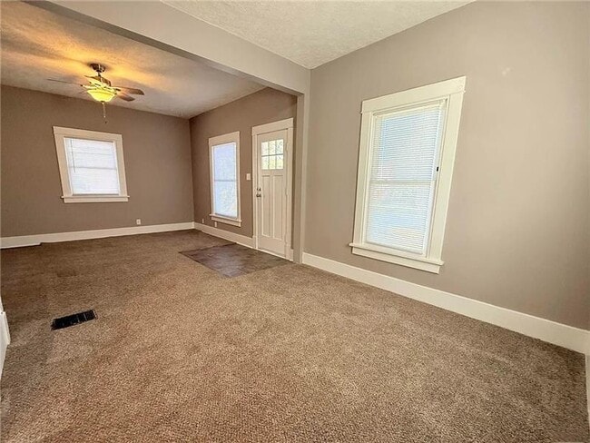 Photo - 6521 Logan Ave