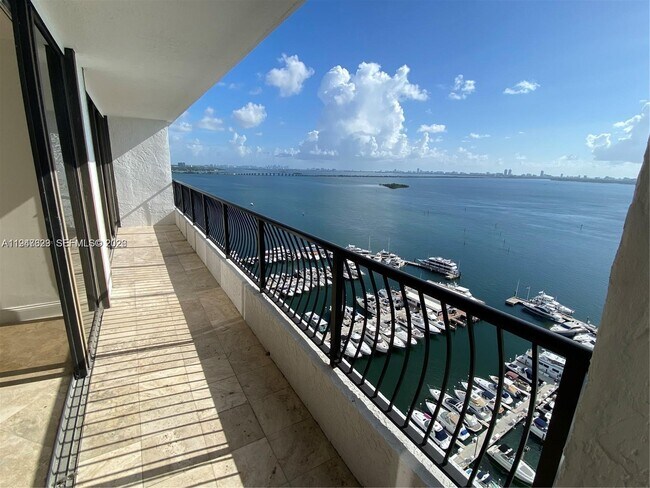 Photo - 555 NE 15th St Unidad 24B