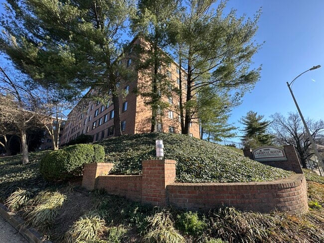 Photo - 3000 Spout Run Pky Unidad A401