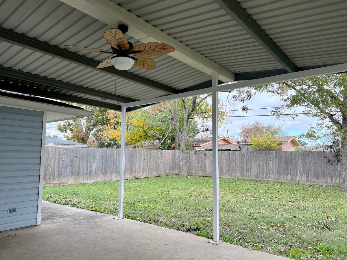 Photo - 2703 Thomas Ave