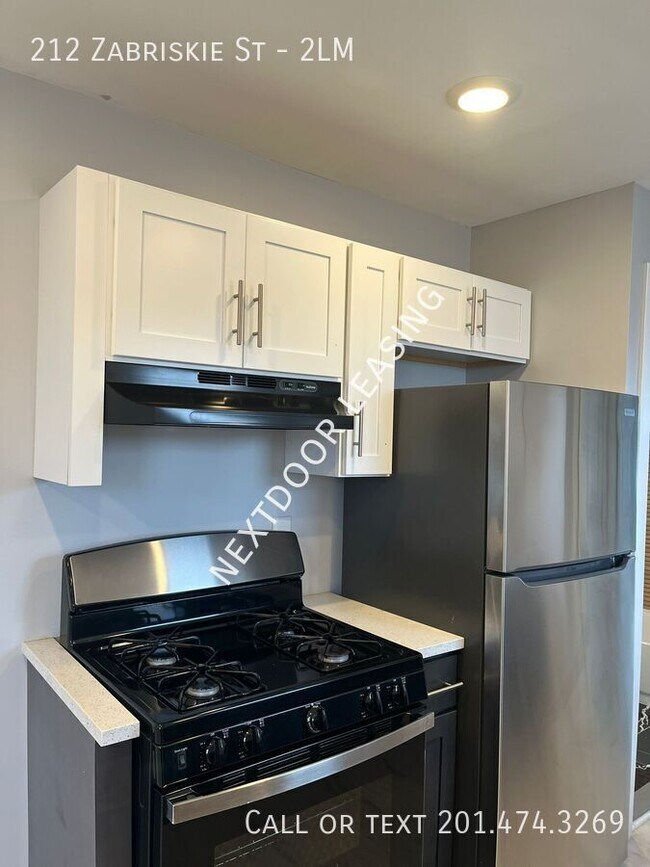 Photo - 212 Zabriskie St Unidad 2LM