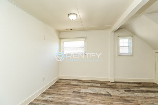 Photo - 303 E Ingle St Unit B