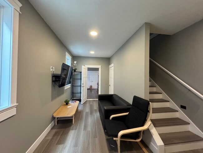 Photo - 641 Lambert Ave Unit 2