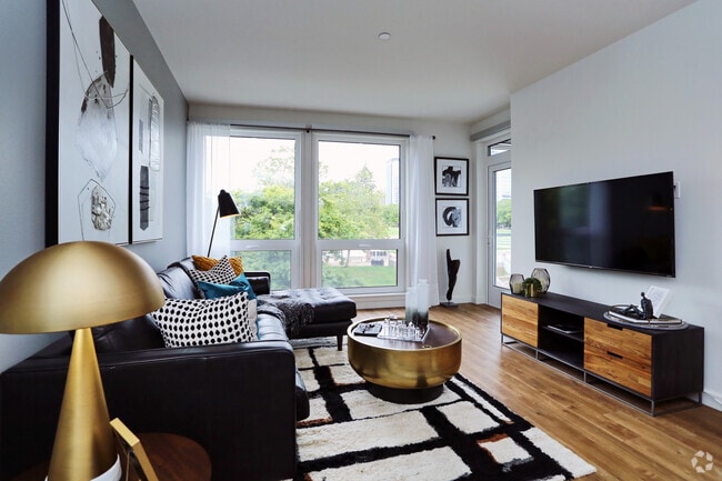 1BR, 1BA - 792 SF