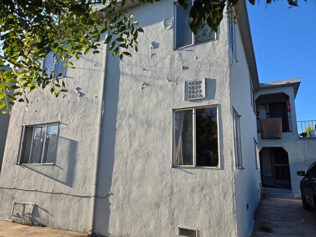 Photo - 6611 Central Ave