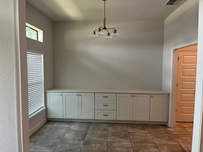 Photo - "Spacious 4-Bedroom Home in Mulberry's Heritage Park - 2 Full Baths & 2,211 Sq. Ft. of Comfort!"
