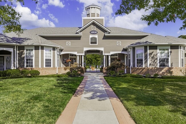 Building Photo - Lantern Woods Apartments