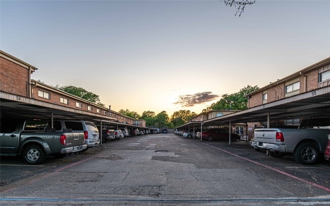 Building Photo - 8110 Albacore Dr Unit True