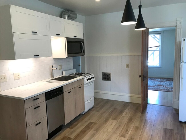 Photo - 209 S Broom St