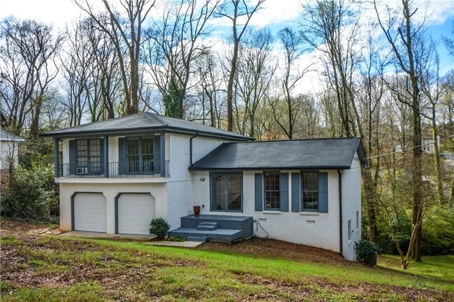 Photo - 643 Navarre Dr