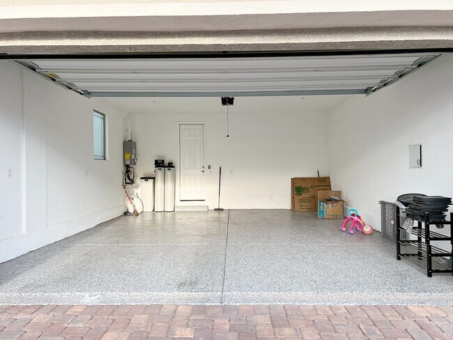 770 Aurora Vale Pl