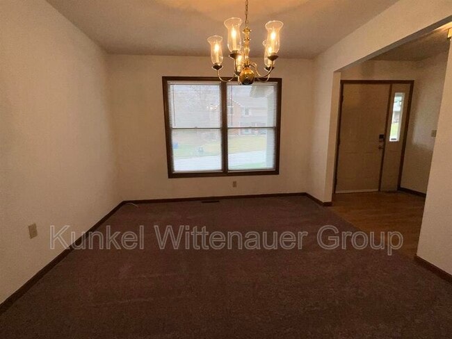 Photo - 2020 Greenbrier Dr