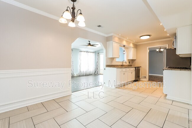 Photo - 32 Oakwood Pl