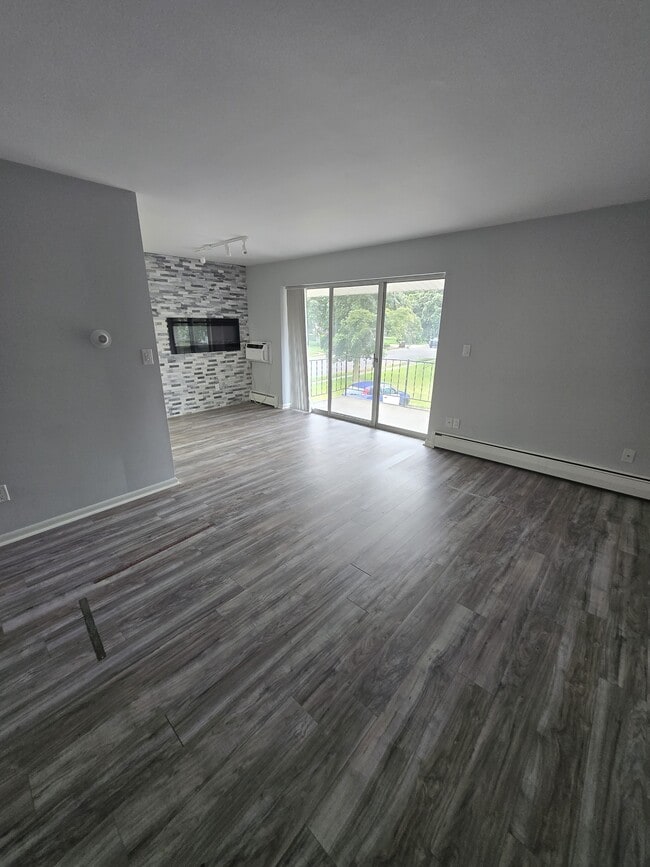 Photo - Harris Apartments
